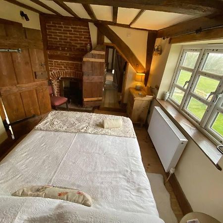 A Newly Renovated, Cosy Escape In The Beautiful Shepherd'S Cottage Dereham Extérieur photo