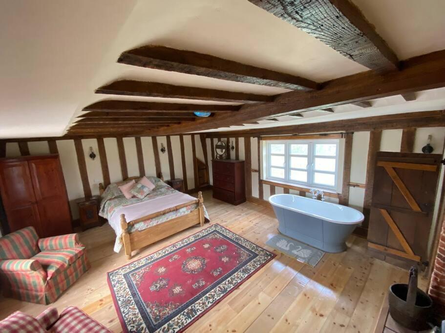 A Newly Renovated, Cosy Escape In The Beautiful Shepherd'S Cottage Dereham Extérieur photo