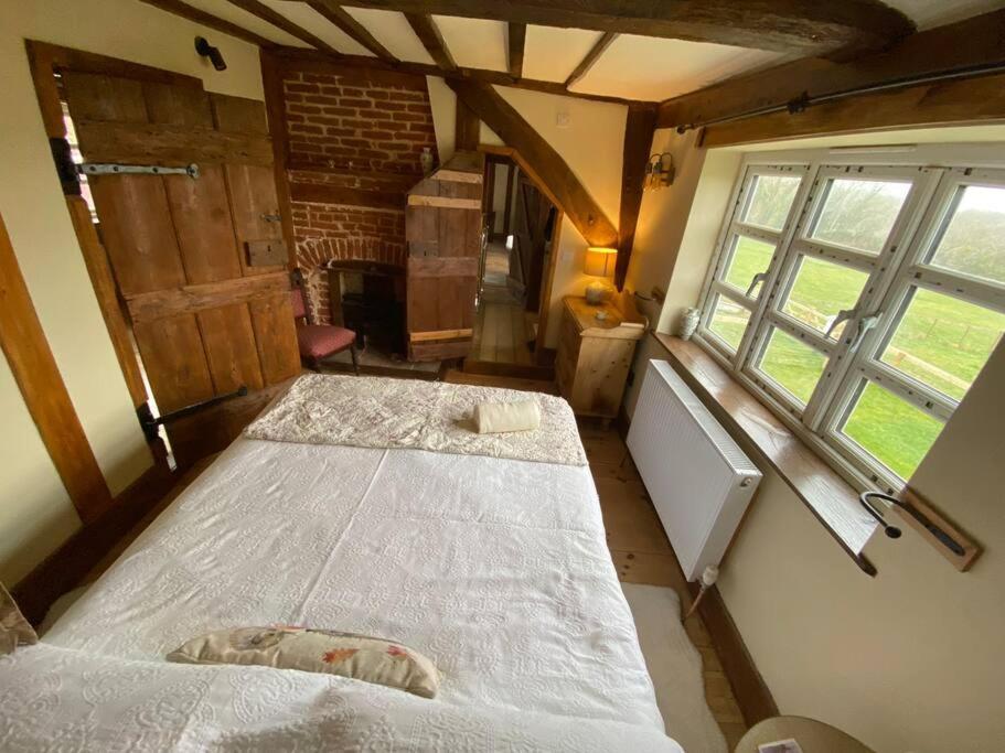A Newly Renovated, Cosy Escape In The Beautiful Shepherd'S Cottage Dereham Extérieur photo