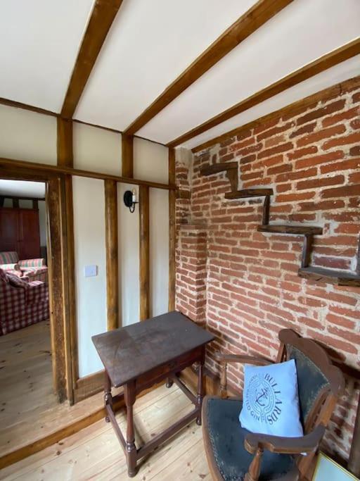 A Newly Renovated, Cosy Escape In The Beautiful Shepherd'S Cottage Dereham Extérieur photo