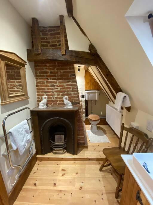 A Newly Renovated, Cosy Escape In The Beautiful Shepherd'S Cottage Dereham Extérieur photo